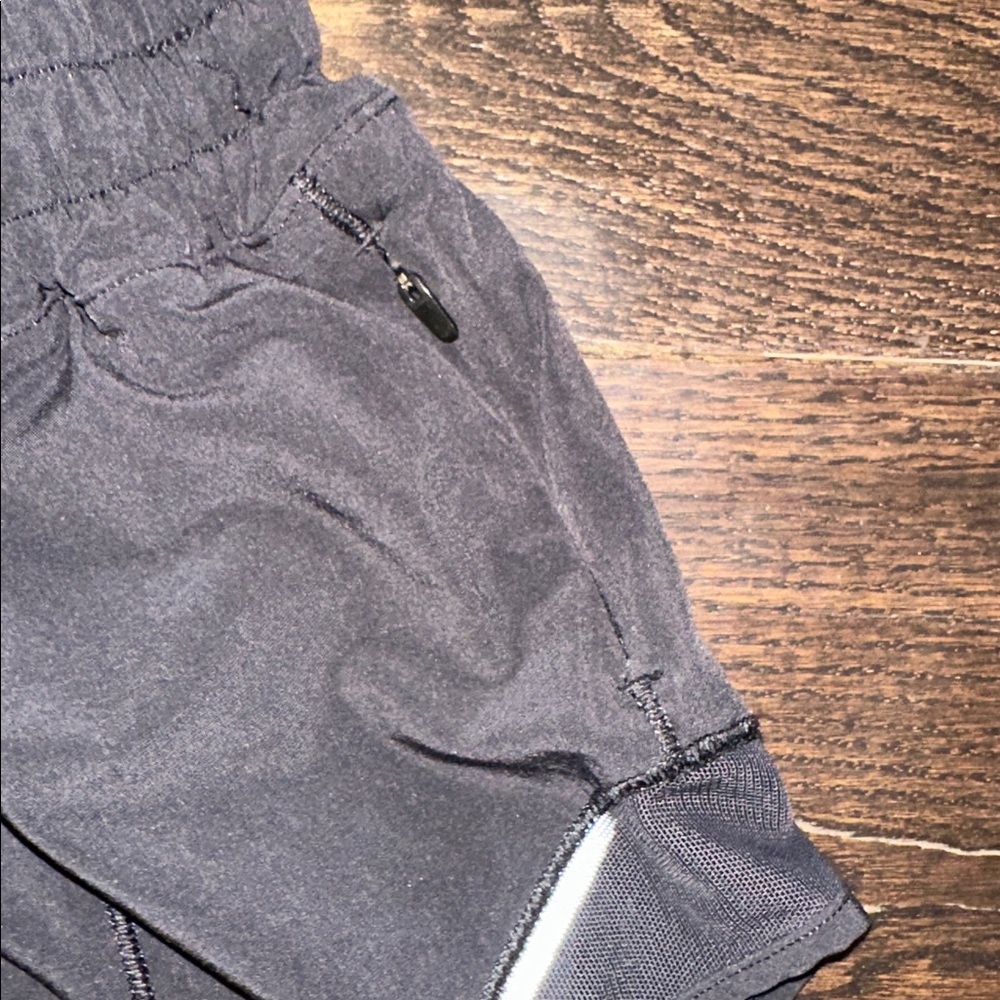 lululemon athletica Black Women's Athletic Shorts size 6 - Picture 3 of 7